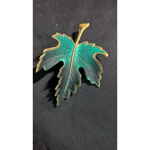 Vintage Maple Leaf Enamel Brooch Green  Gold tone Pin  Retro Jewelry - Picture 5 of 7